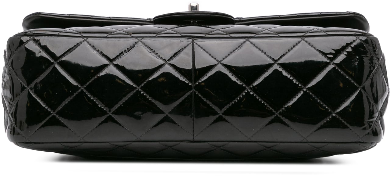 Chanel Jumbo Classic Patent Double Flap Zwart