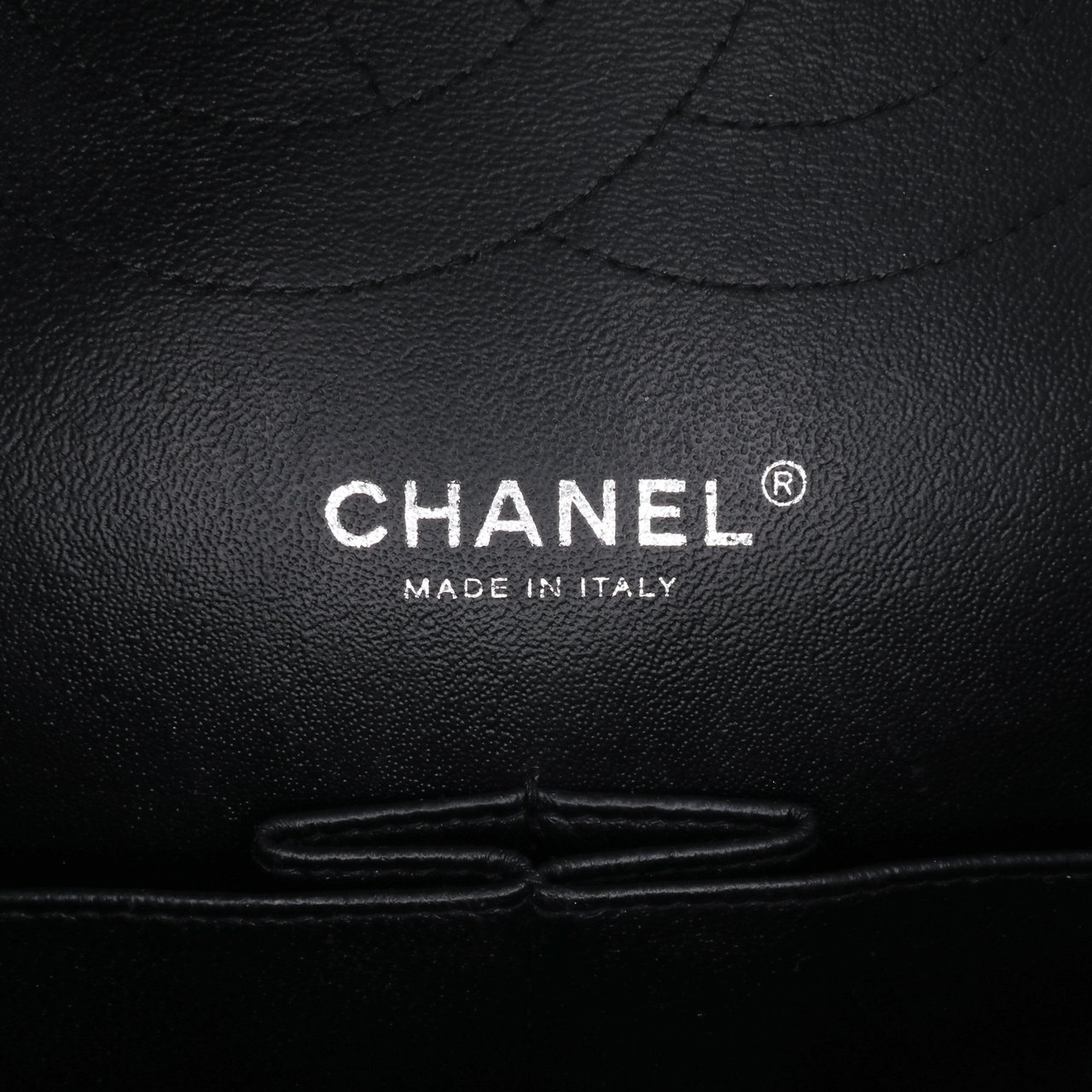 Chanel Jumbo Classic Patent Double Flap Zwart