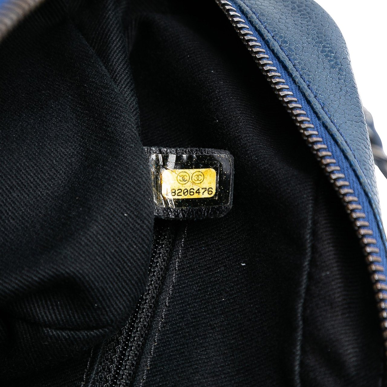 Chanel Jumbo Quilted Iridescent Caviar Easy Flap Blauw