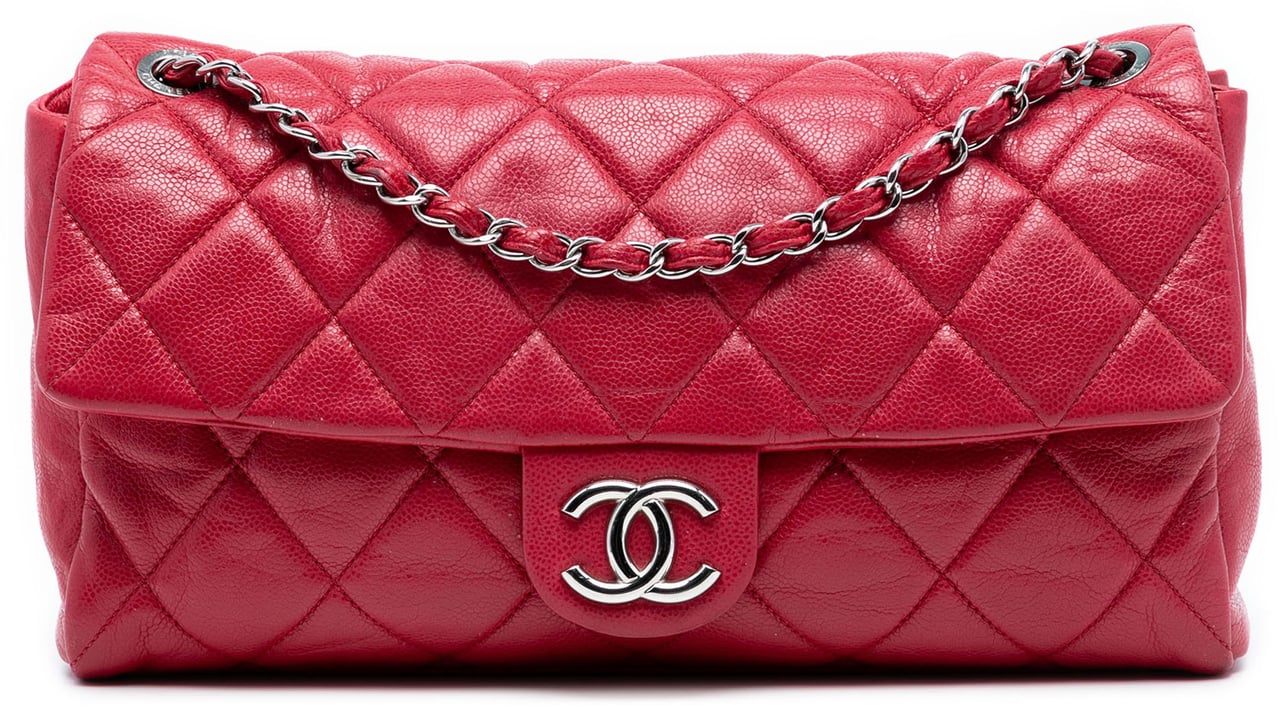 Chanel Medium Glazed Caviar Nature Flap Rood