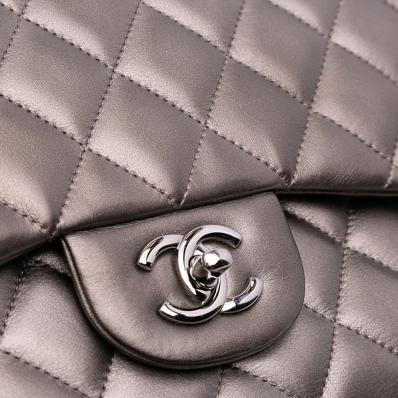 Chanel Jumbo Classic Lambskin Double Flap Grijs