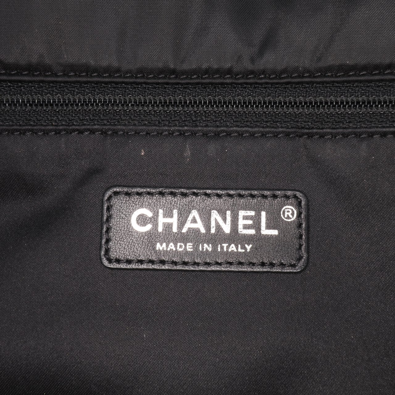 Chanel Bicolor Tweed and Nylon Astronaut Essentials Flap Zwart