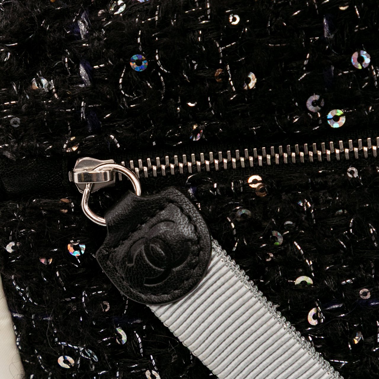 Chanel Bicolor Tweed and Nylon Astronaut Essentials Flap Zwart