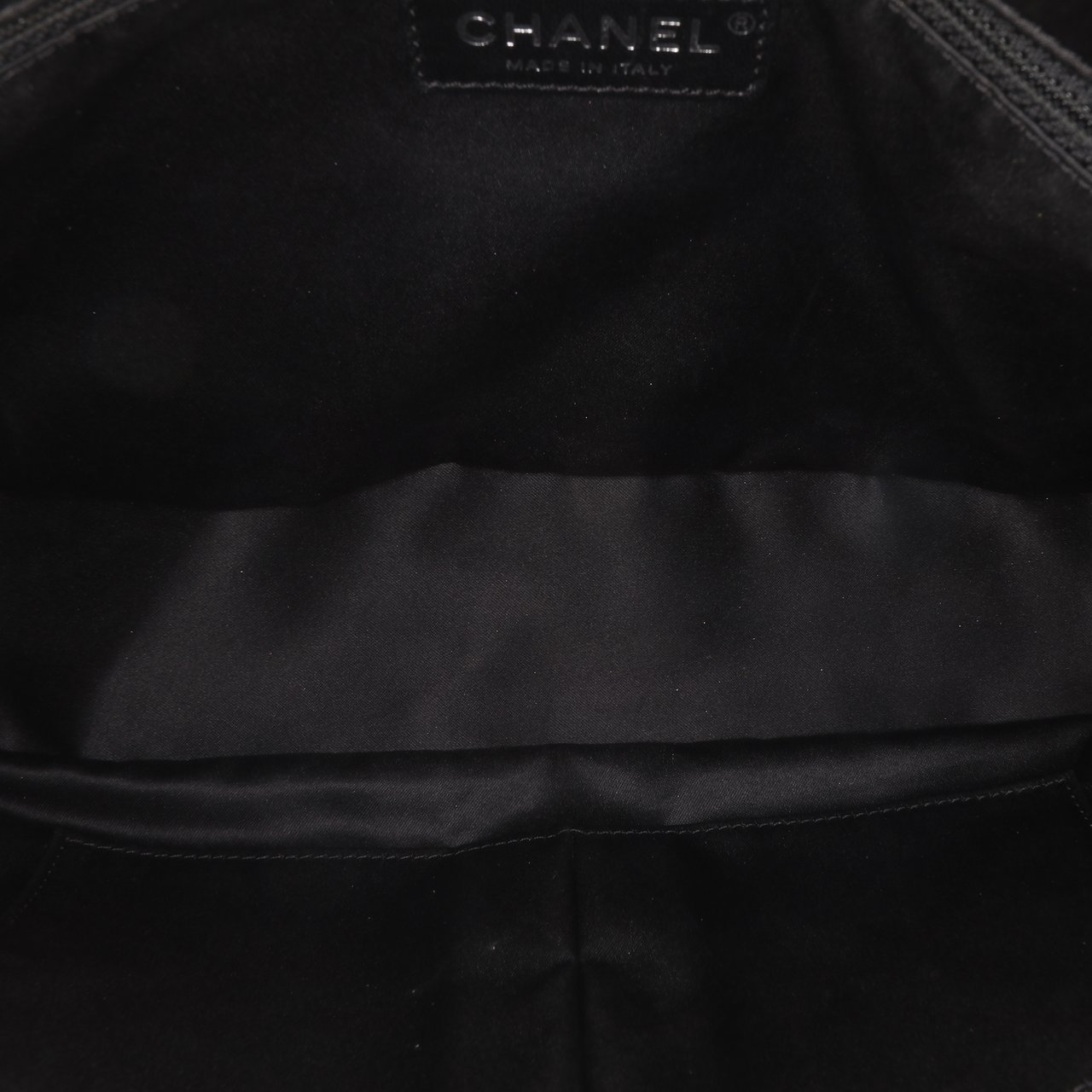 Chanel Bicolor Tweed and Nylon Astronaut Essentials Flap Zwart