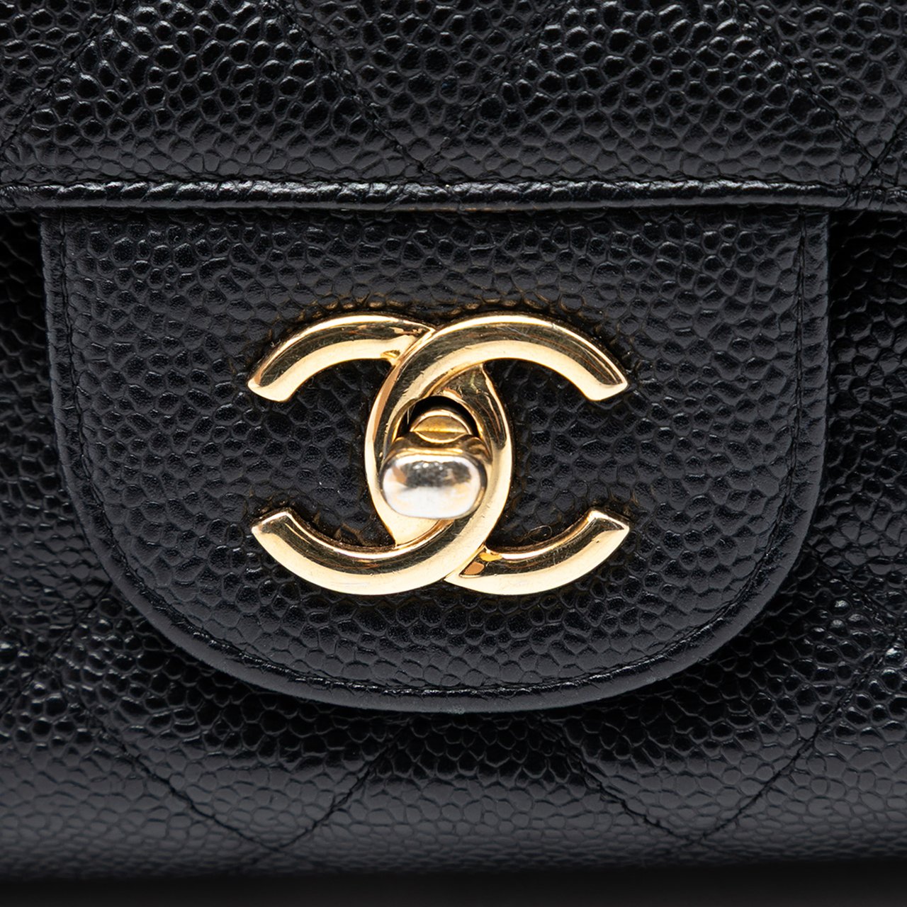 Chanel Jumbo Classic Caviar Double Flap Zwart