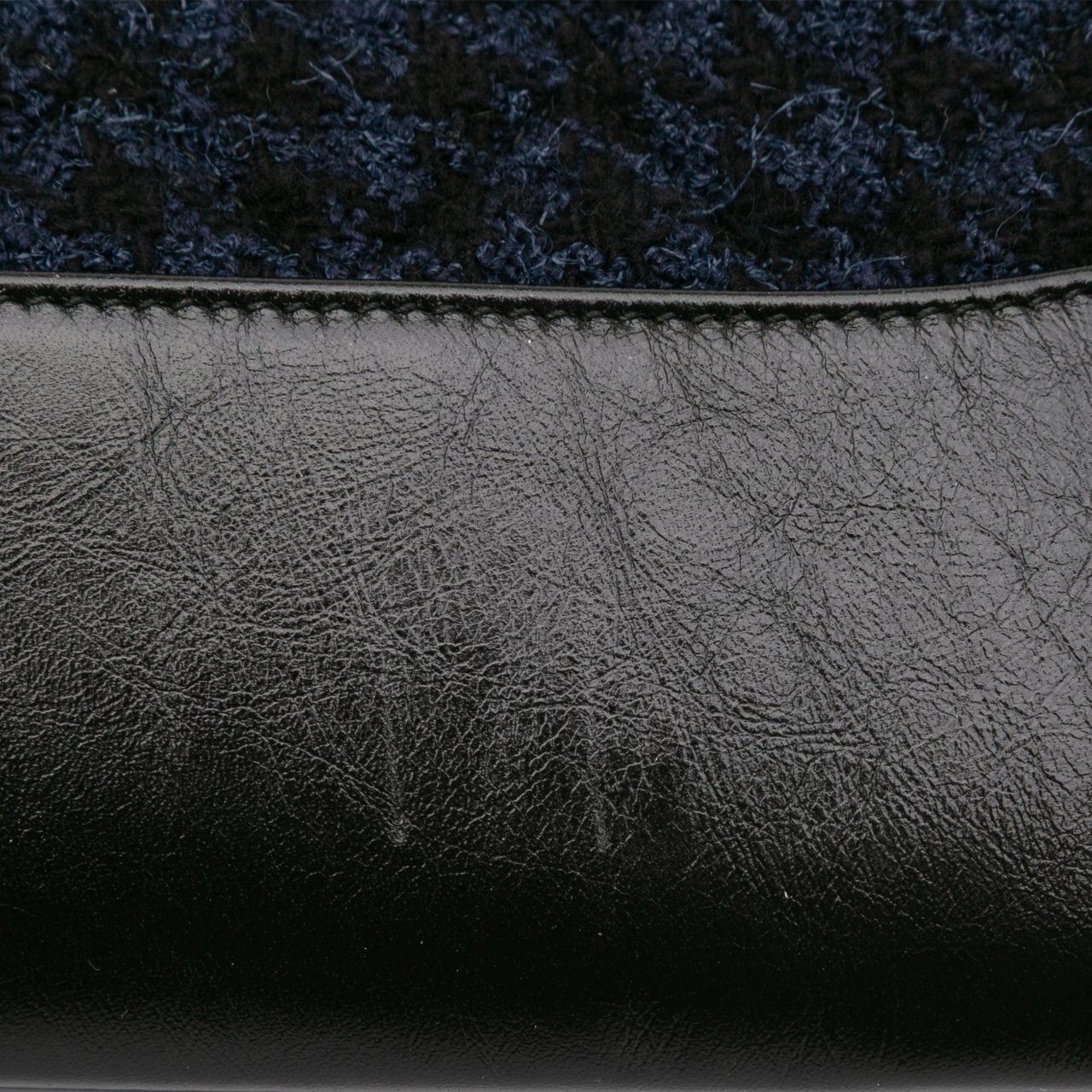 Chanel Quilted Tweed and Calfskin Embroidered Gabrielle Clutch Blauw