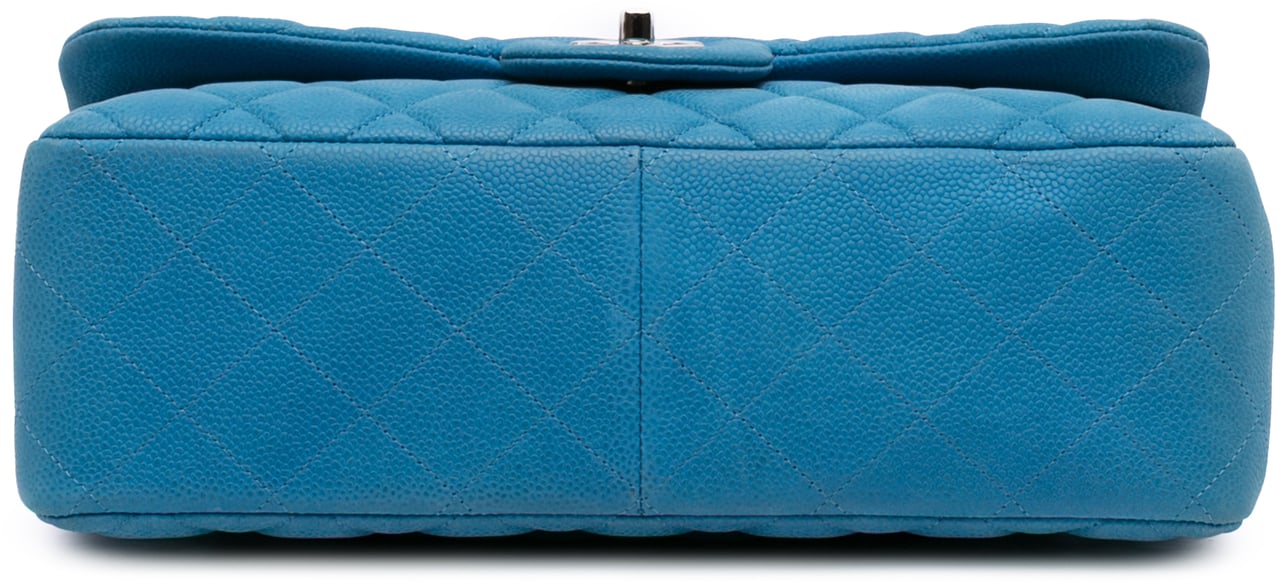 Chanel Jumbo Classic Caviar Double Flap Blauw