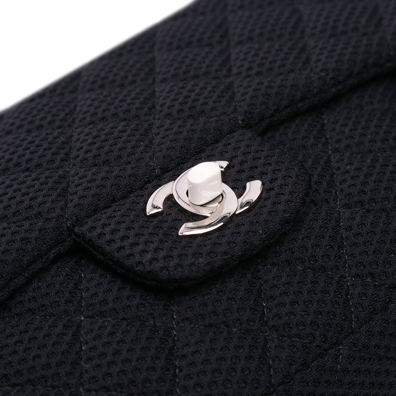 Chanel Medium Classic Mesh Single Flap Zwart