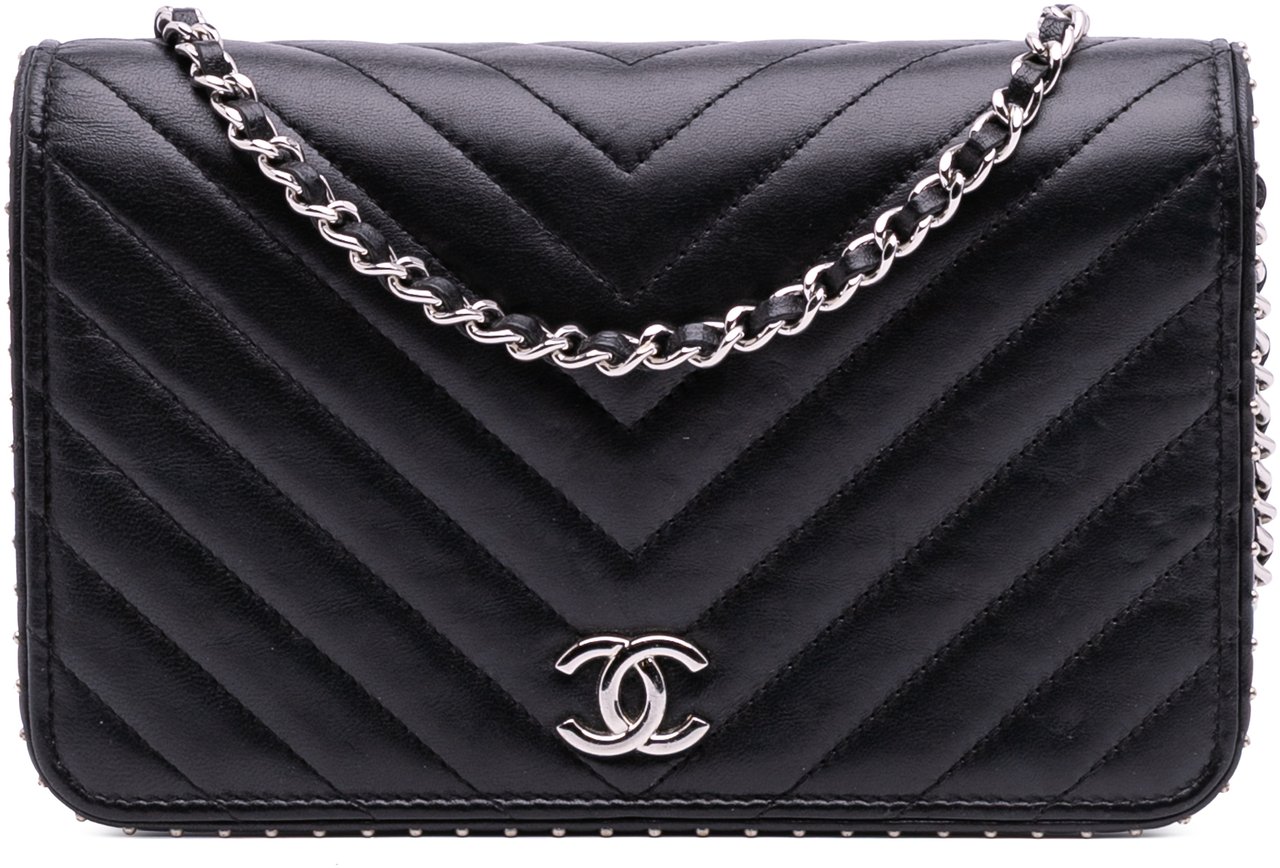 Chanel Chevron Lambskin Studded Wallet On Chain Zwart