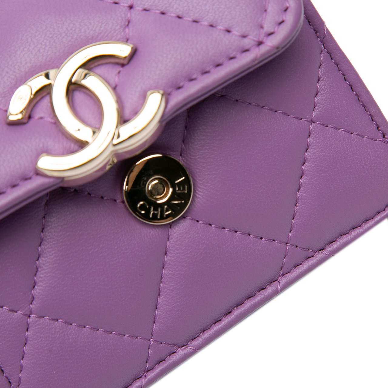 Chanel CC Quilted Lambskin Coco Card Holder on Chain Paars