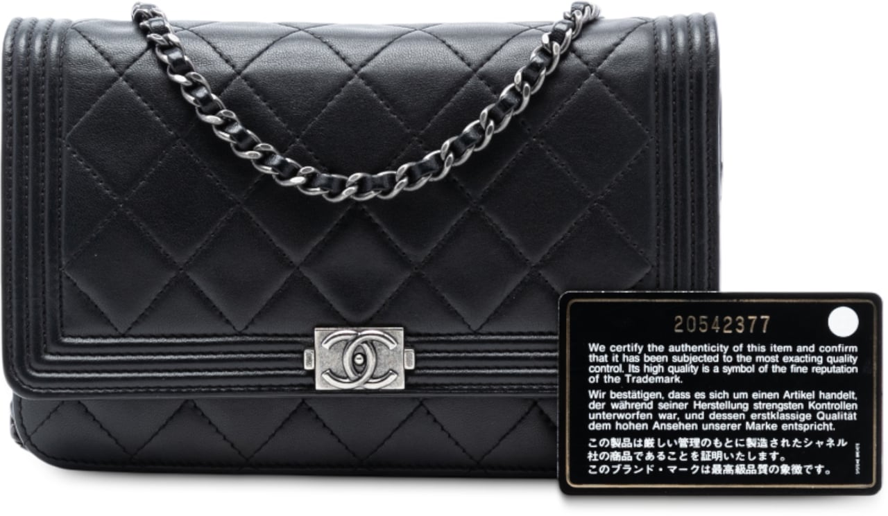 Chanel Quilted Lambskin Boy Wallet On Chain Zwart