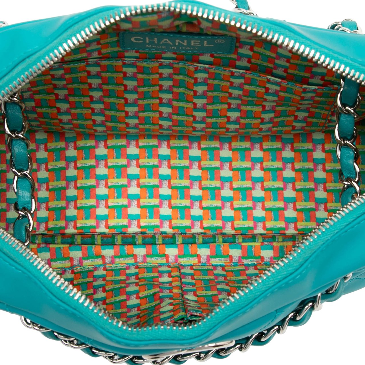 Chanel Medium CC Quilted Rubberized Lambskin Coco Rain Camera Bag Blauw