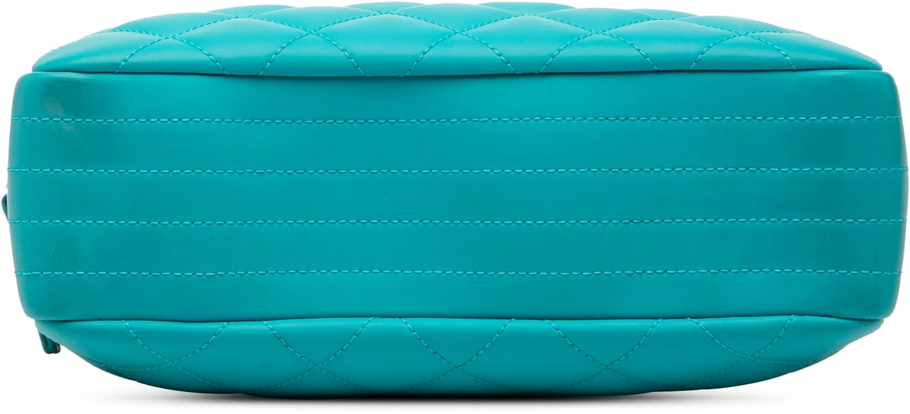 Chanel Medium CC Quilted Rubberized Lambskin Coco Rain Camera Bag Blauw