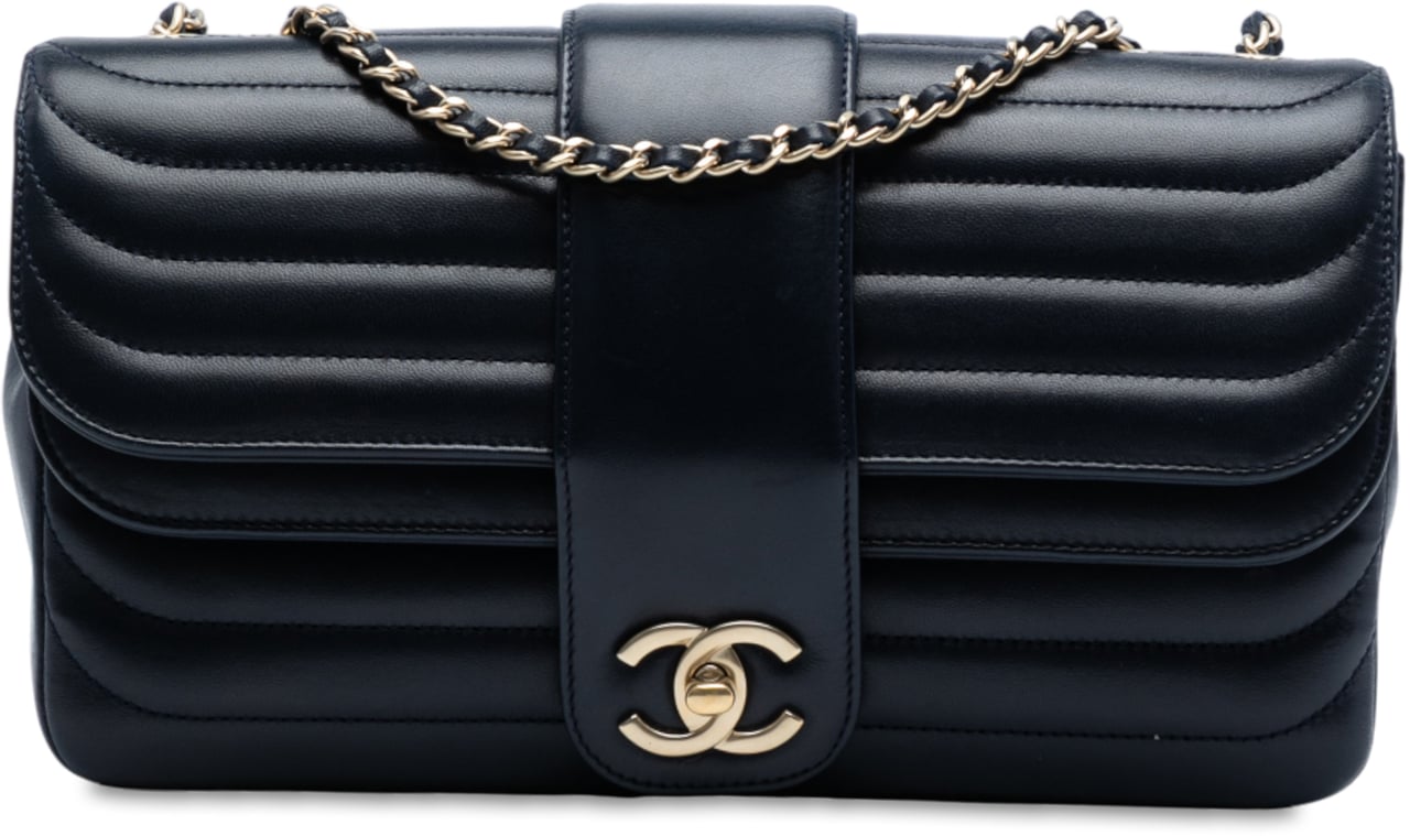 Chanel CC Horizontal Quilted Lambskin Double Flap Blauw