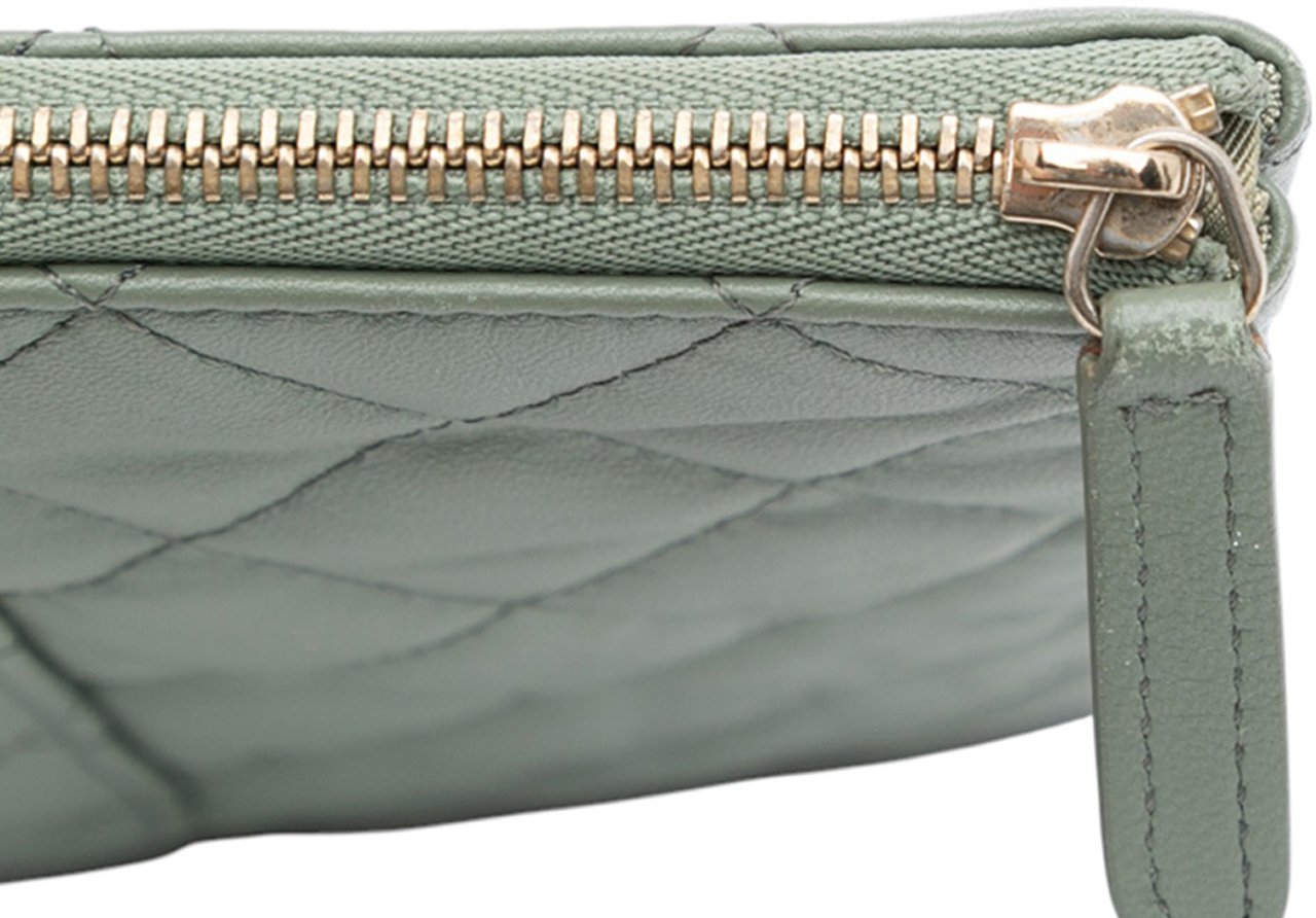 Chanel Large Quilted Lambskin O Case Clutch Groen