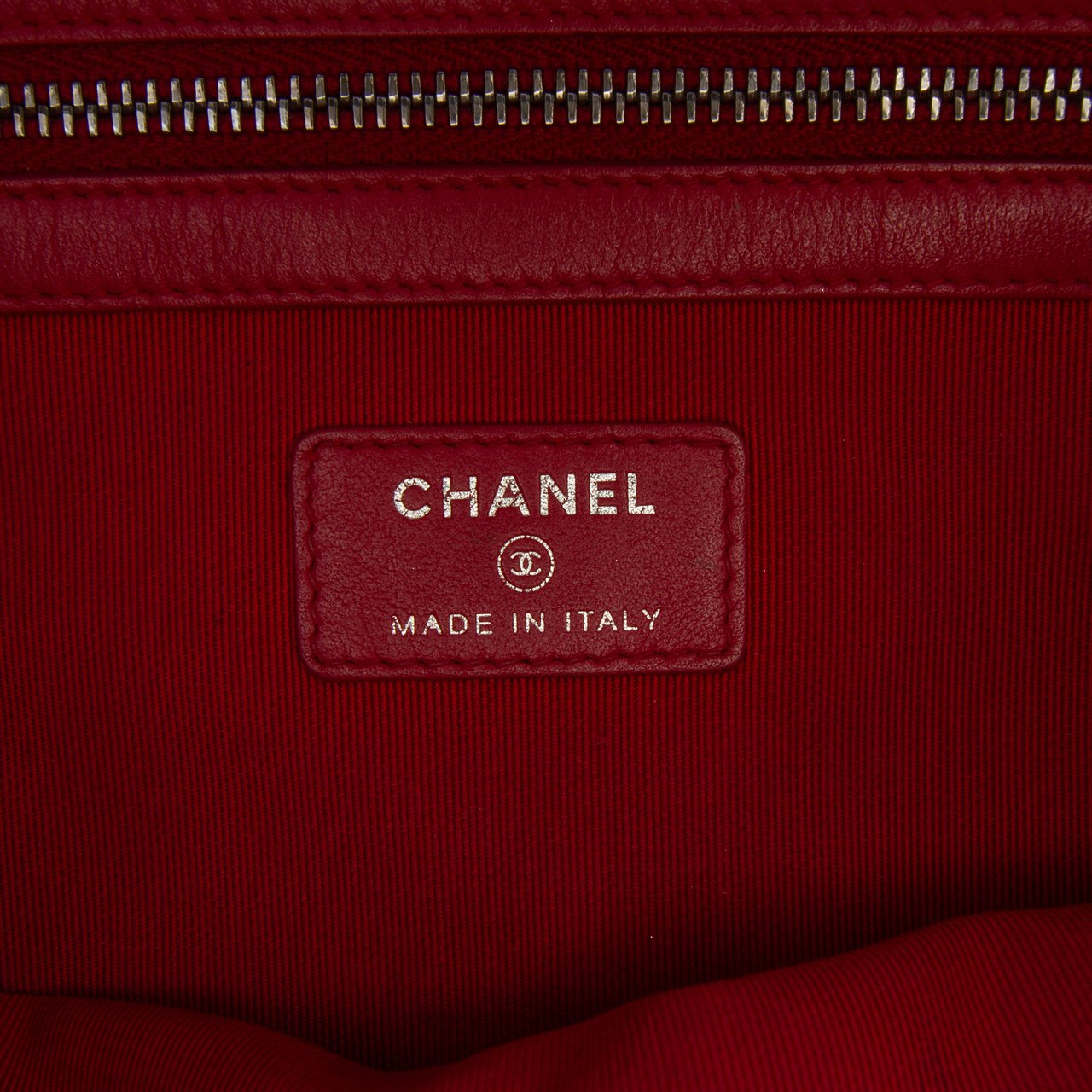 Chanel Large Aged Calfskin Gabrielle O Case Clutch Zwart