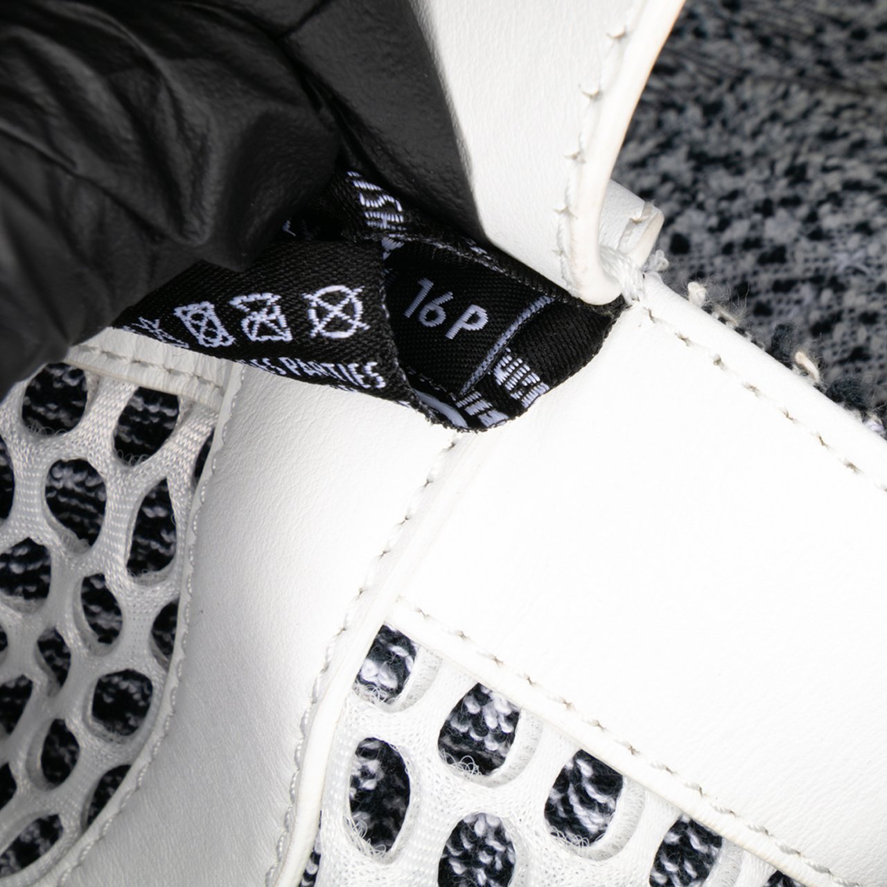 Chanel CC Terry Cloth Beach Tote Grijs