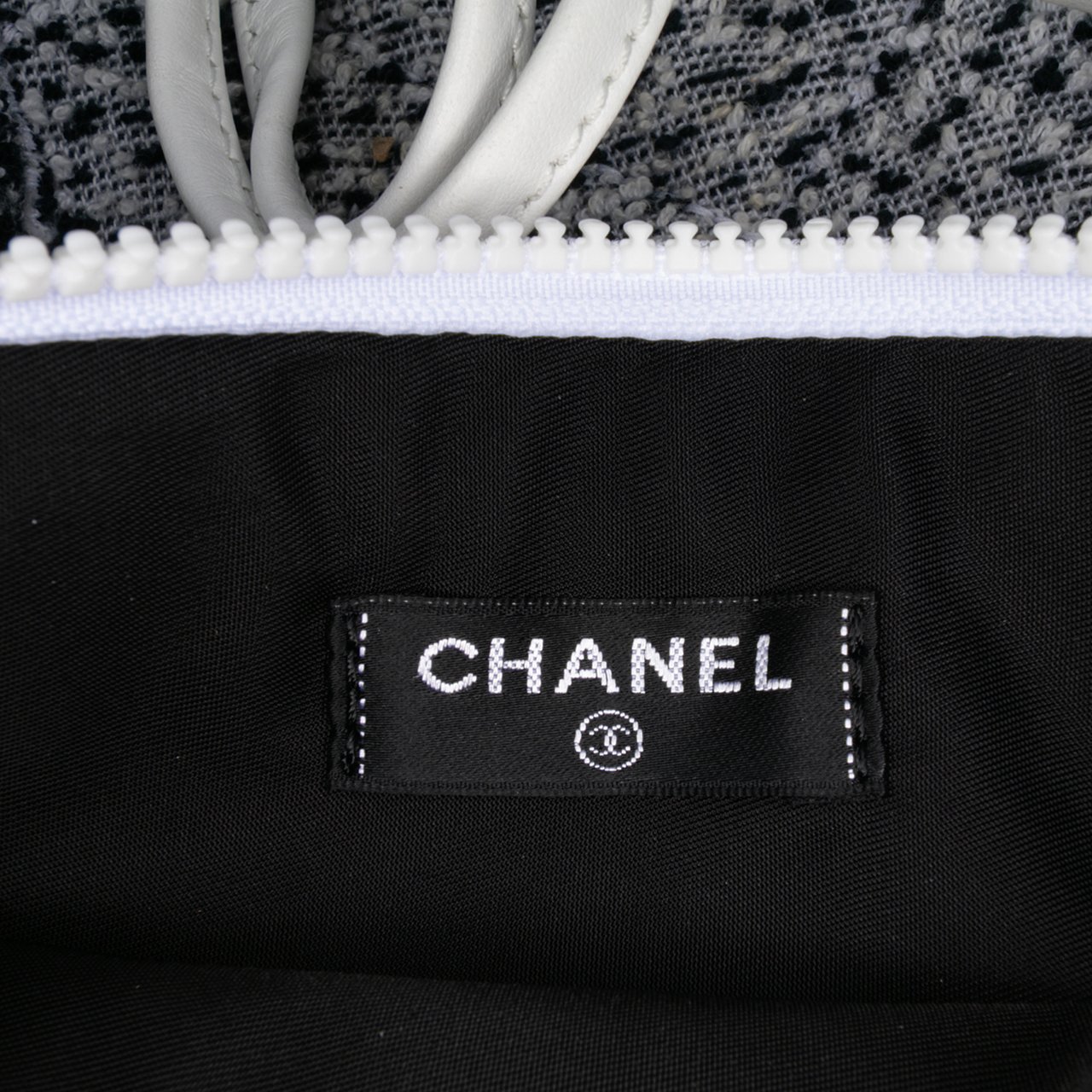 Chanel CC Terry Cloth Beach Tote Grijs
