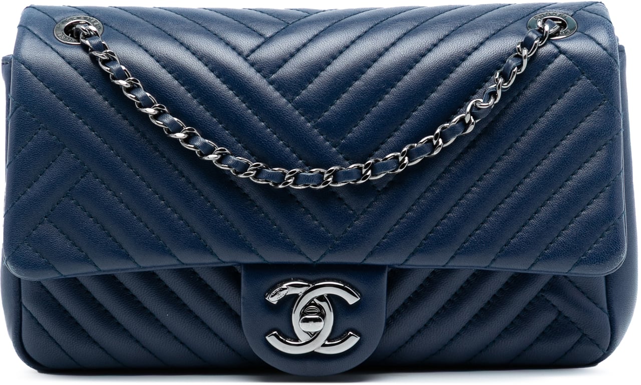 Chanel Small Lambskin CC Crossing Flap Blauw