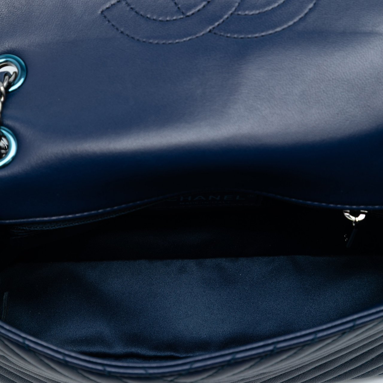 Chanel Small Lambskin CC Crossing Flap Blauw