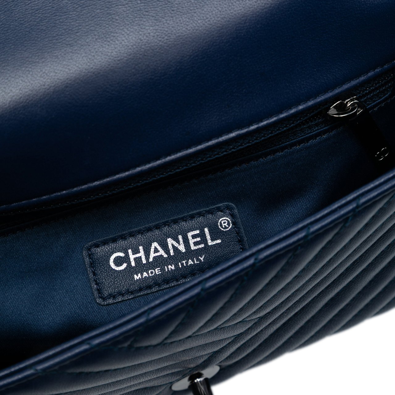 Chanel Small Lambskin CC Crossing Flap Blauw