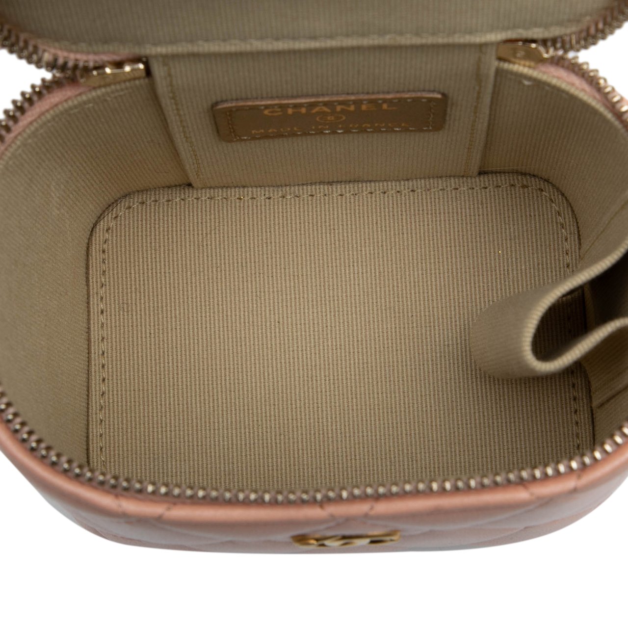 Chanel Mini Quilted Lambskin Pearl Crush Vanity Case With Chain Roze
