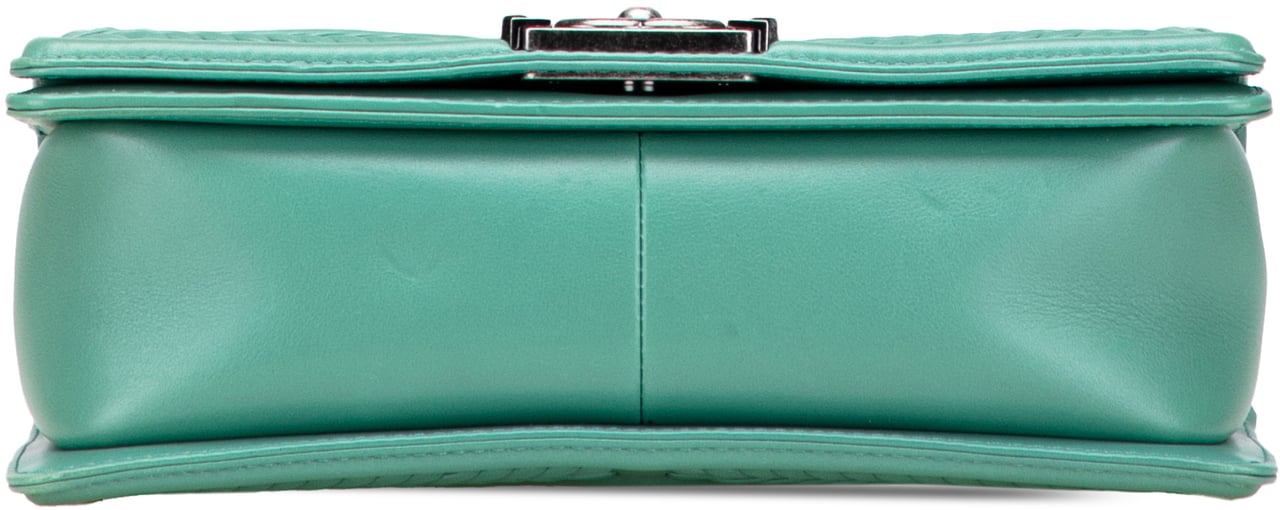 Chanel New Medium Braided Chevron Lambskin Boy Flap Groen