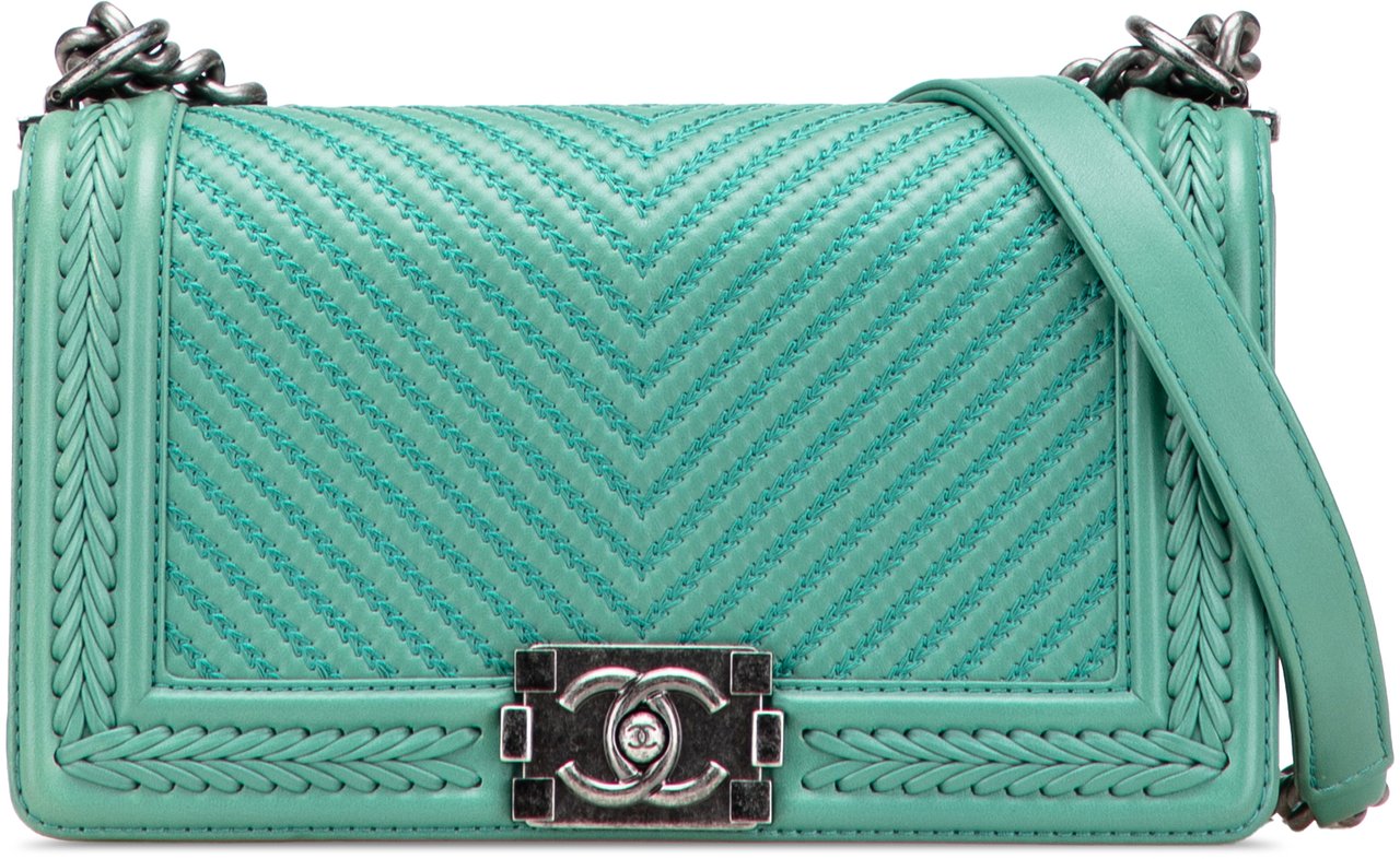 Chanel New Medium Braided Chevron Lambskin Boy Flap Groen