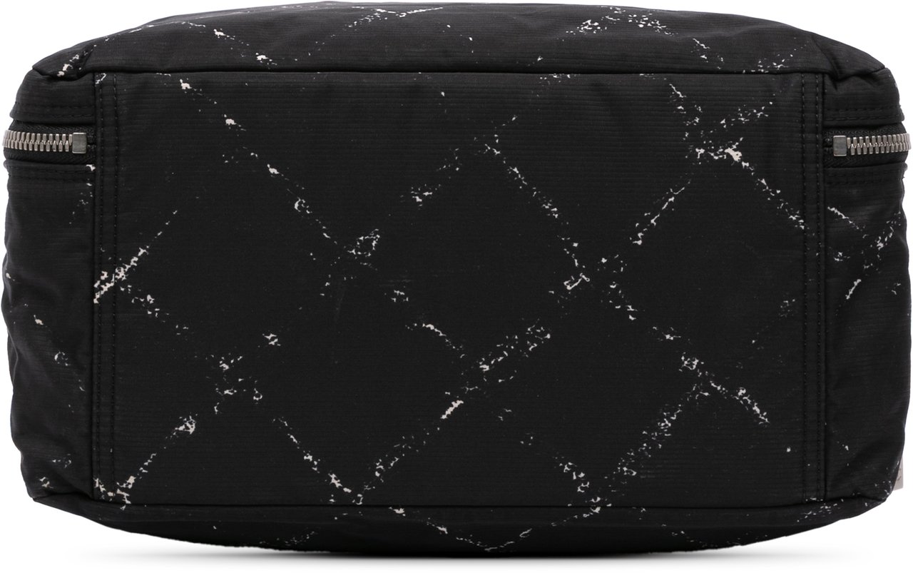 Chanel Old Travel Line Nylon Handbag Zwart