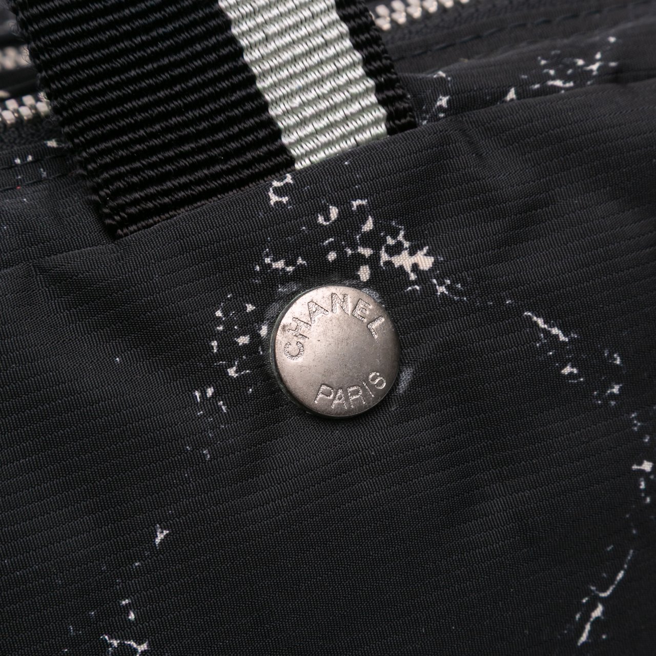 Chanel Old Travel Line Nylon Handbag Zwart