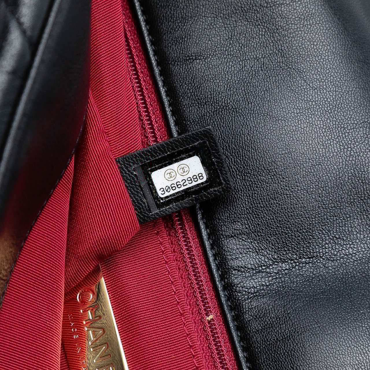 Chanel Maxi Lambskin 19 Flap Zwart