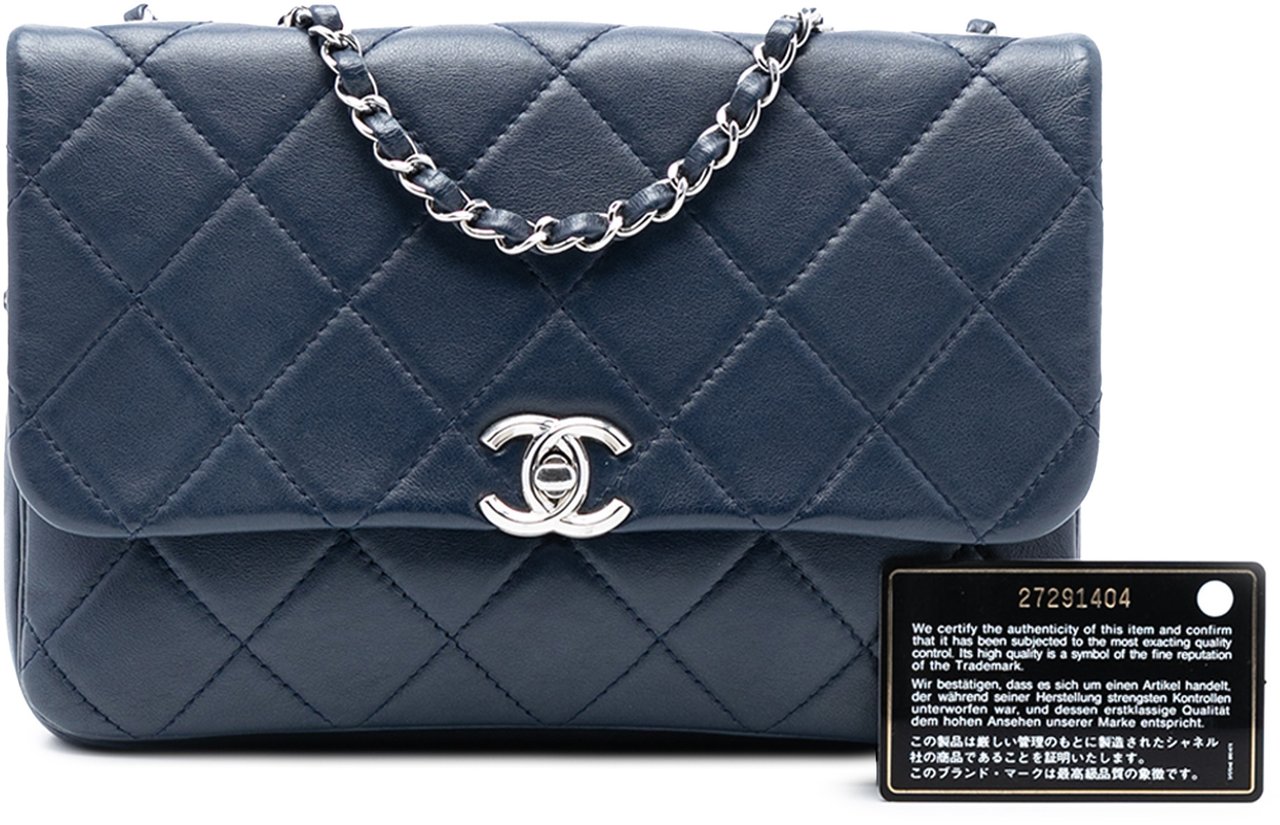 Chanel CC Quilted Calfskin Zipped Flap Blauw