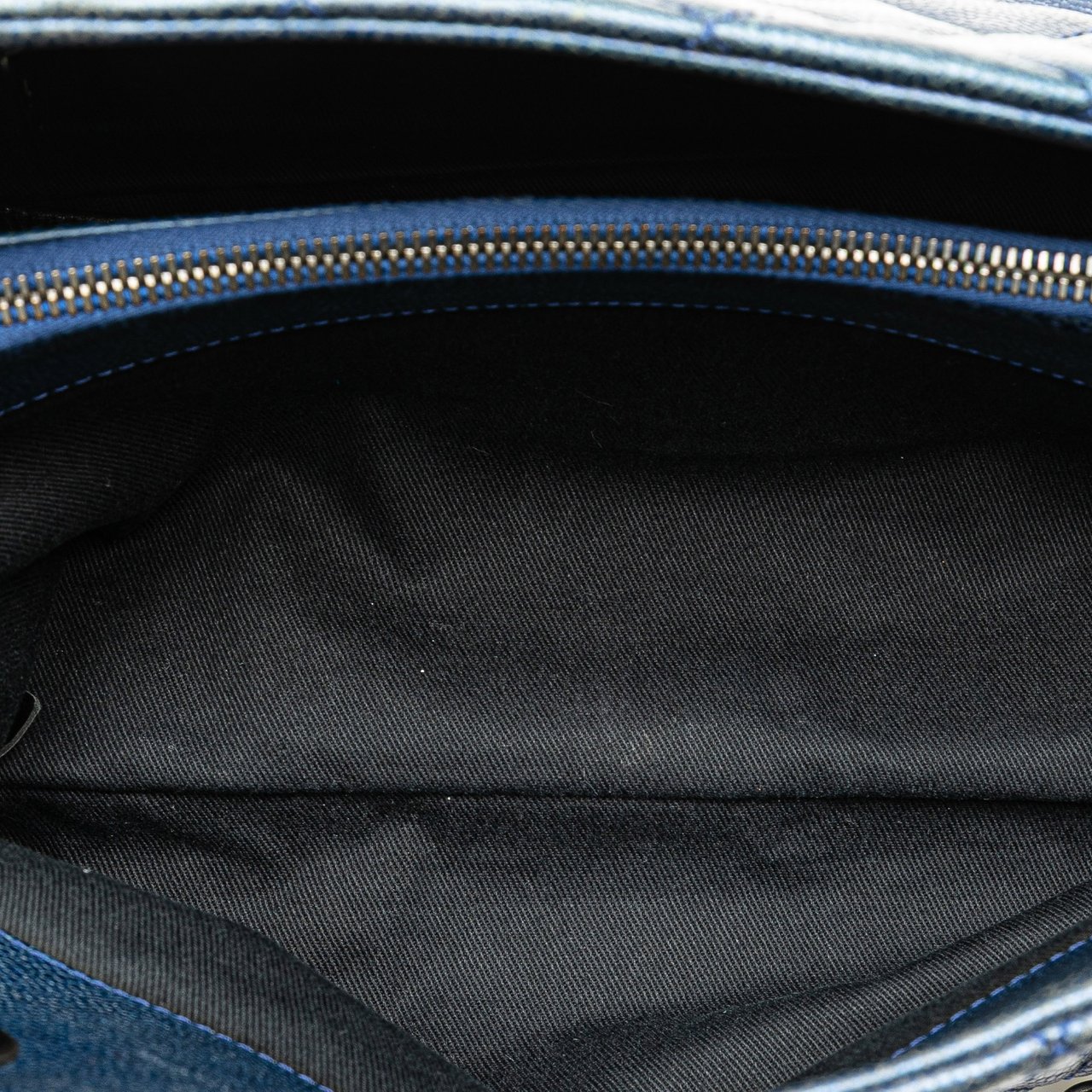 Chanel Quilted Iridescent Caviar Chic Shopping Tote Blauw