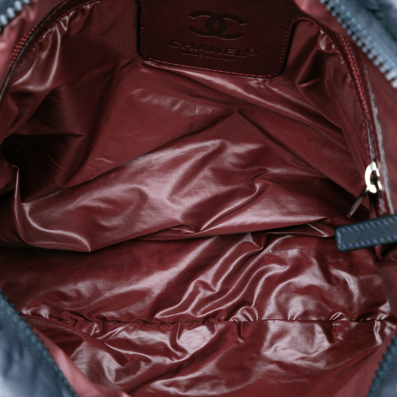 Chanel Quilted Nylon Coco Cocoon Hobo Blauw