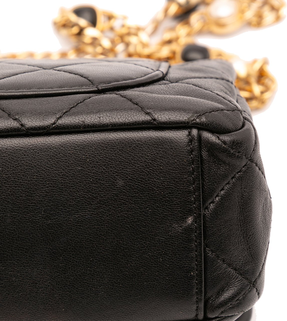 Chanel Small Quilted Lambskin Resin Pearl Chain Flap Zwart