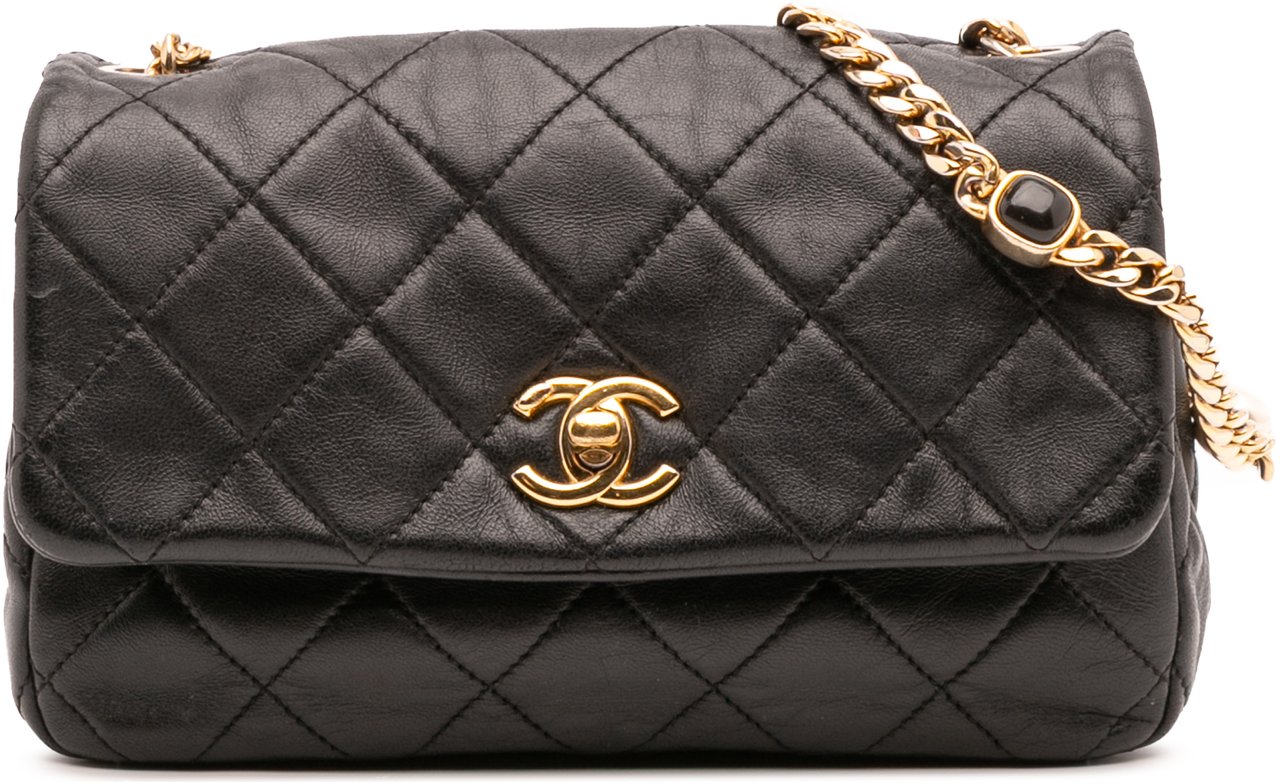 Chanel Small Quilted Lambskin Resin Pearl Chain Flap Zwart