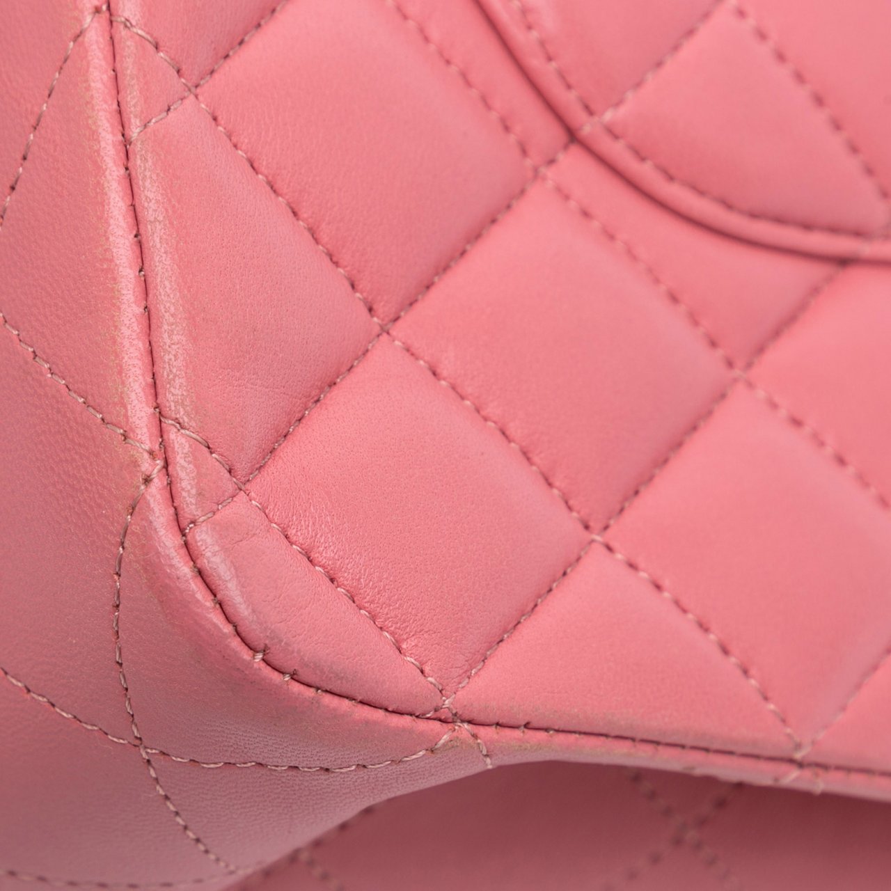 Chanel Medium Classic Lambskin Double Flap Roze