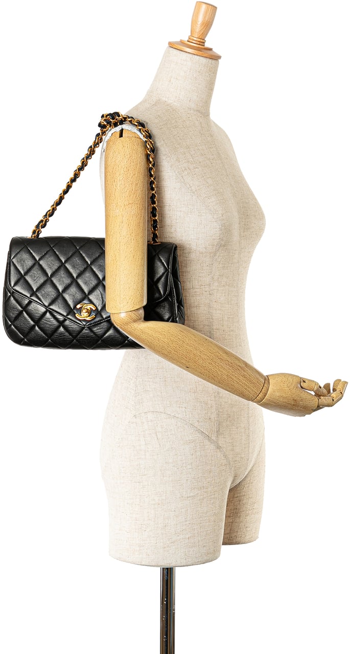 Chanel Quilted Lambskin Half Moon Single Flap Zwart