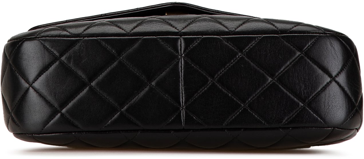 Chanel Quilted Lambskin Half Moon Single Flap Zwart