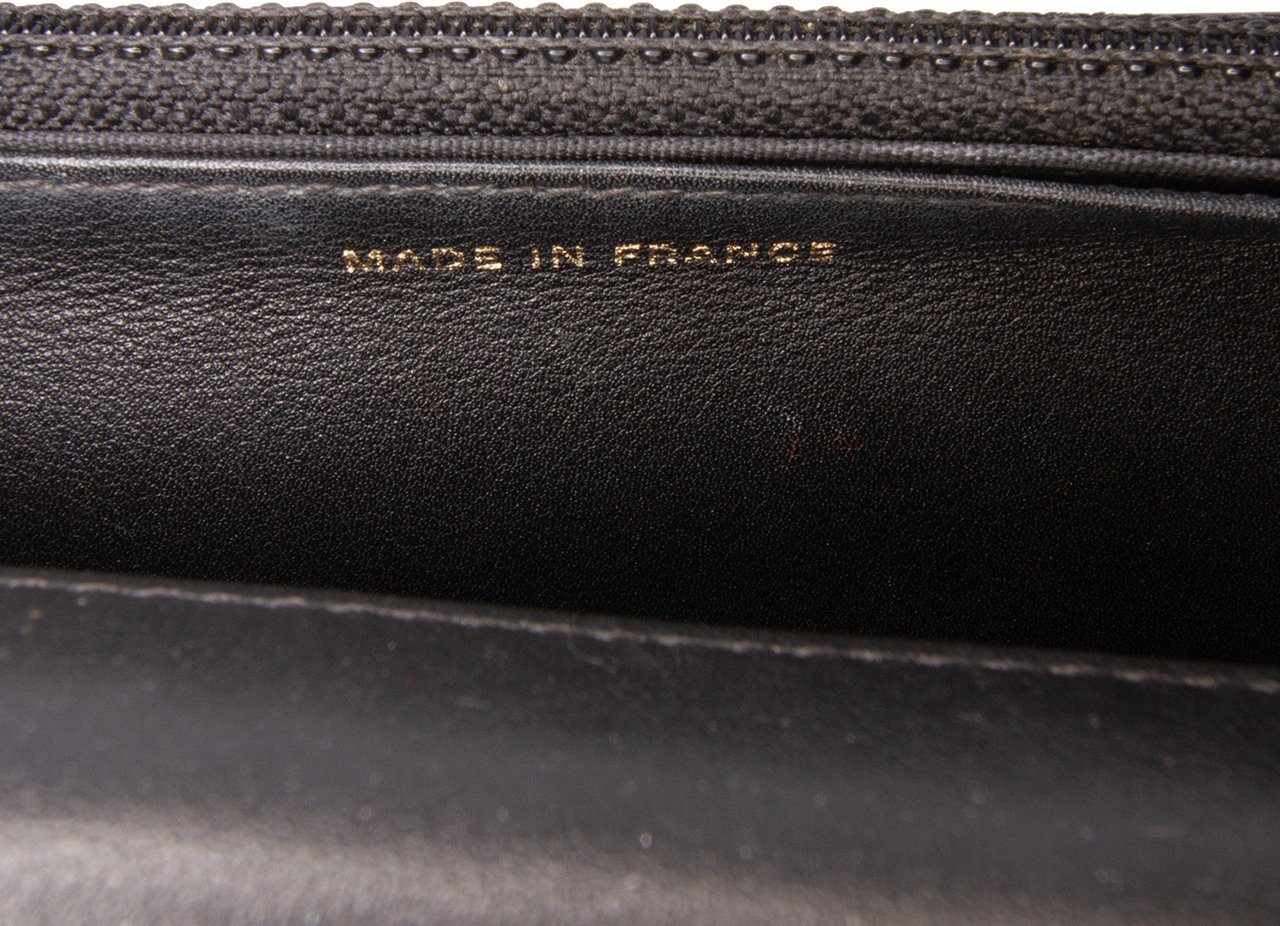 Chanel Quilted Caviar Boy Wallet on Chain Zwart
