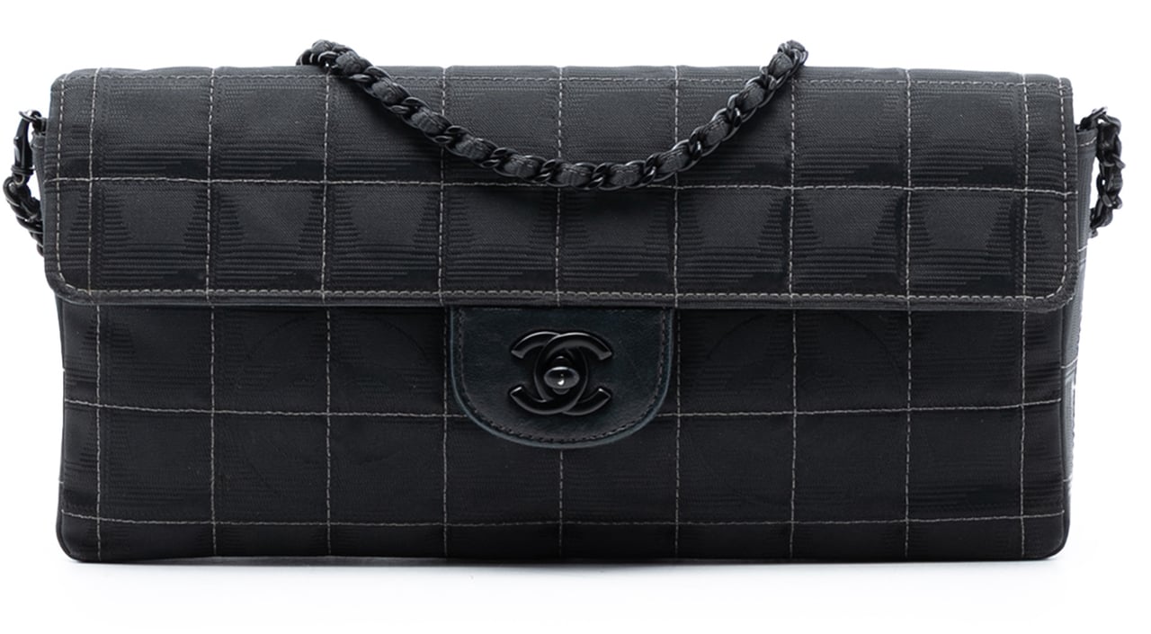 Chanel New Travel Line Nylon East West Flap Zwart
