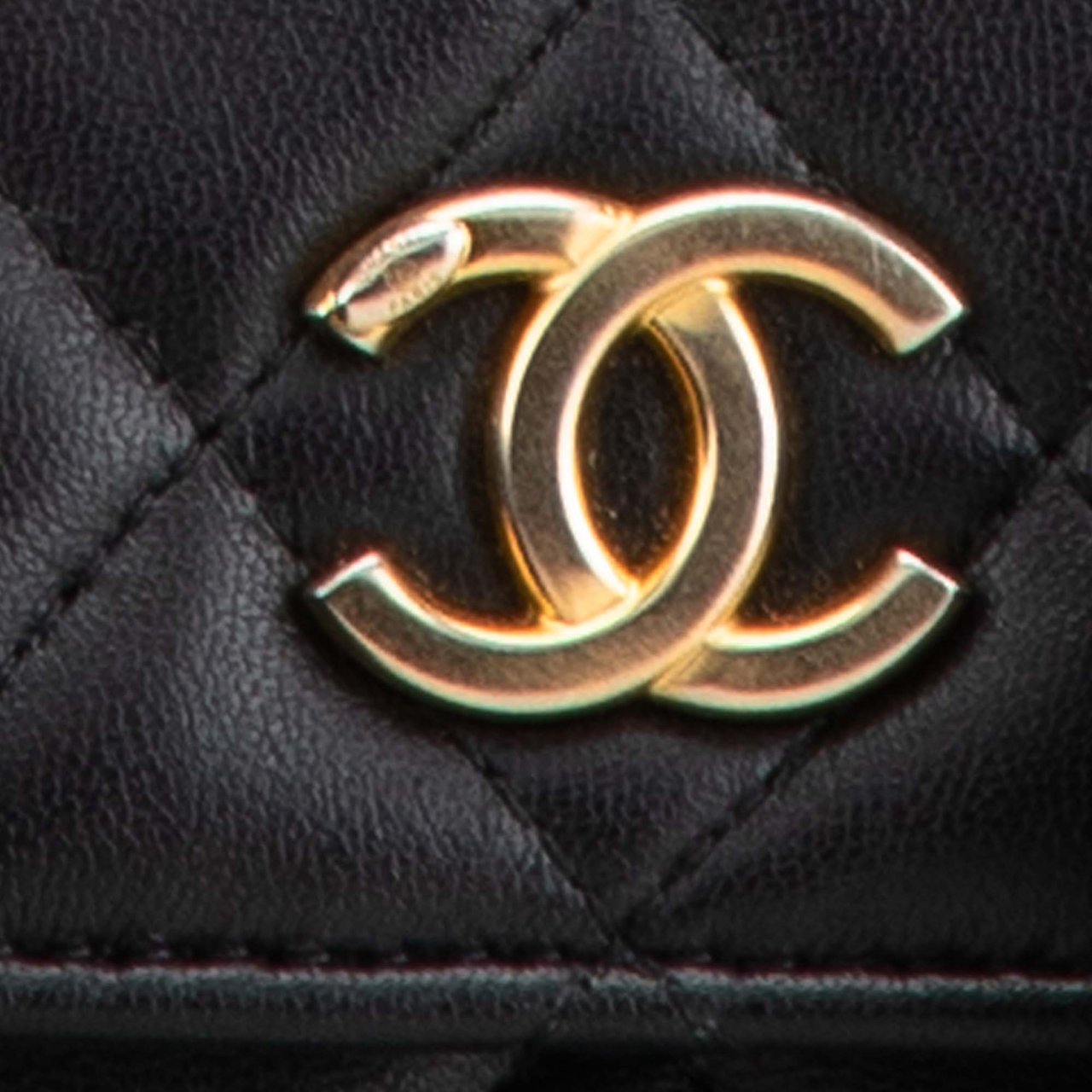 Chanel Quilted Lambskin Pearl Crown Clutch On Chain Zwart