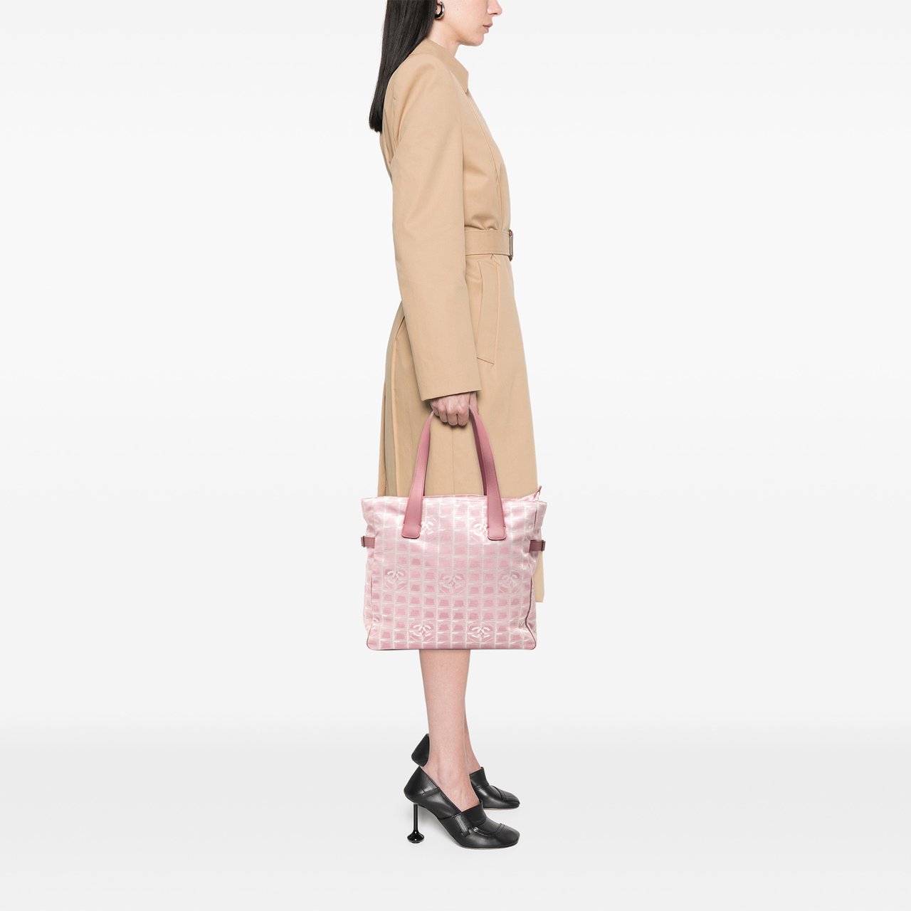 Chanel New Travel Line Nylon Tote Roze