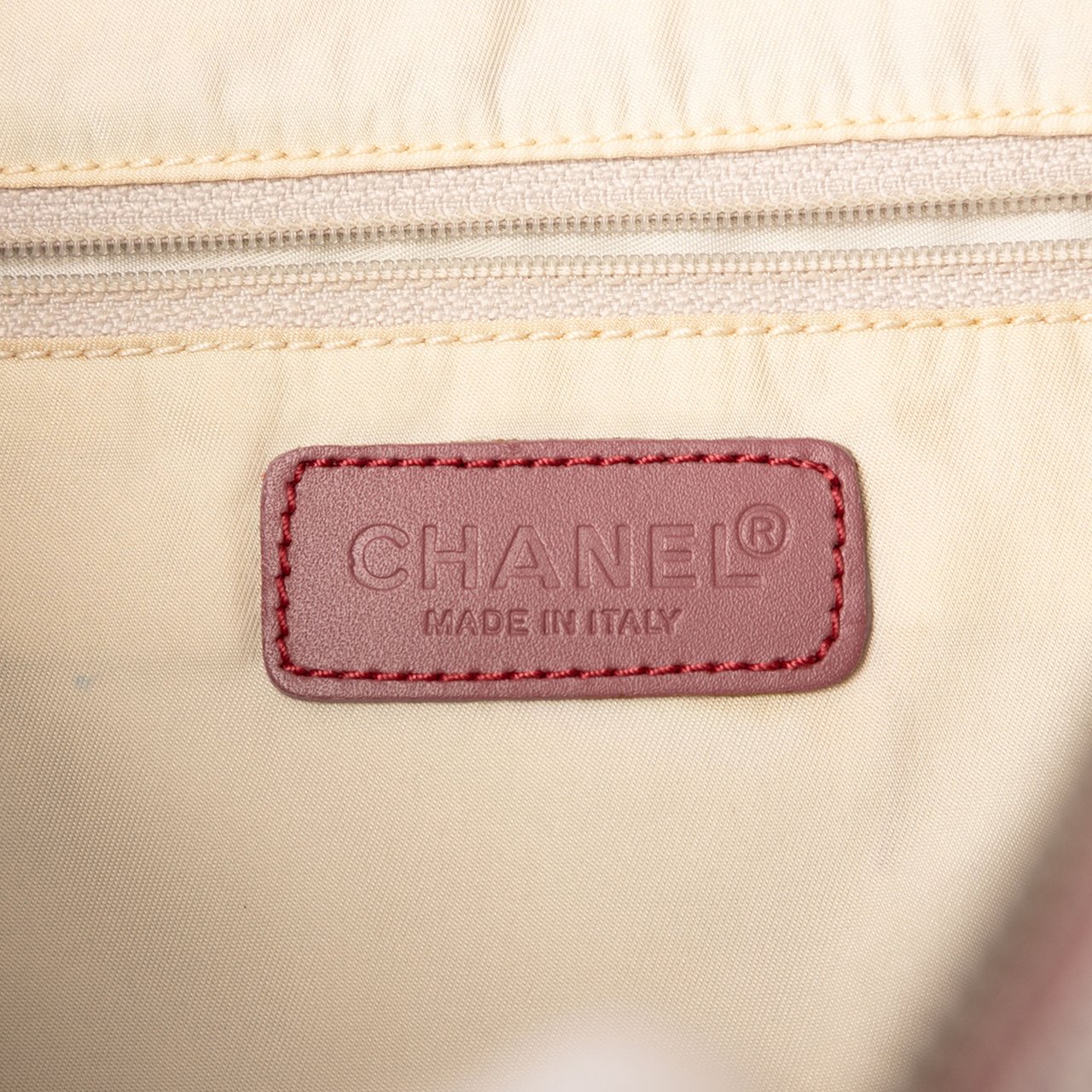 Chanel New Travel Line Nylon Tote Roze