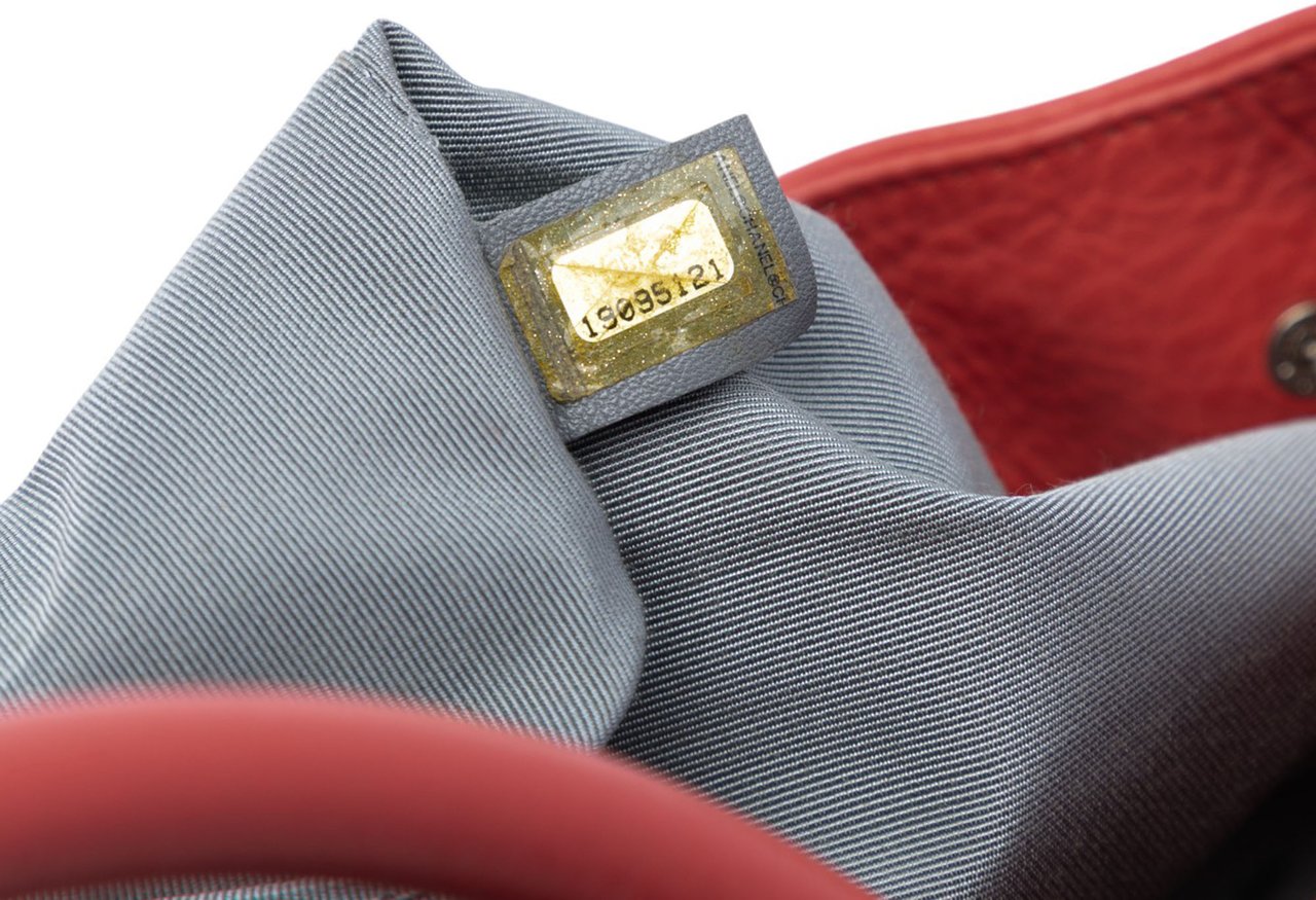 Chanel Medium Calfskin Executive Cerf Tote Roze