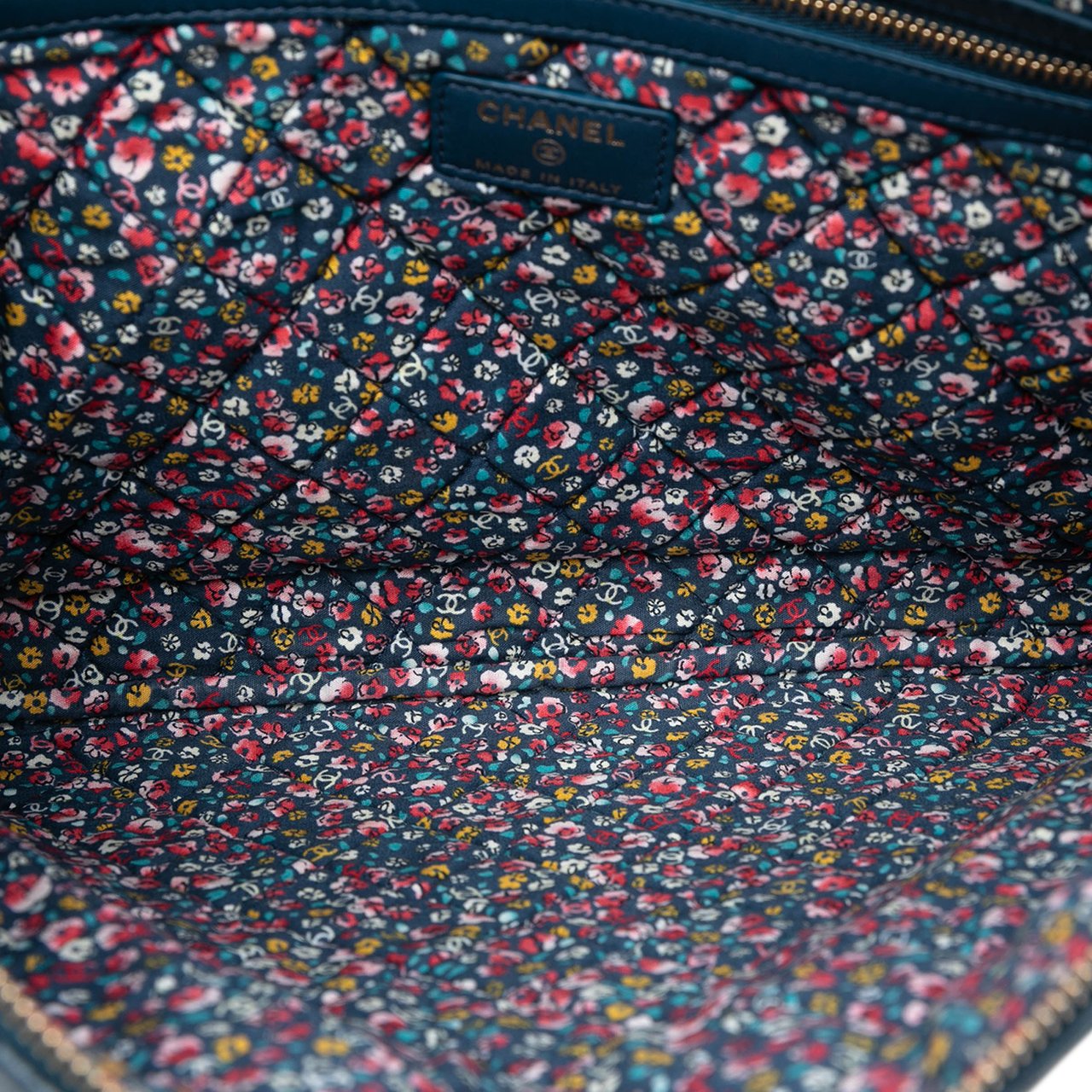 Chanel Large Quilted Lambskin La Habana O Case Clutch Blauw