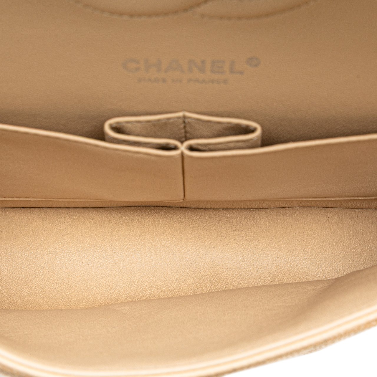 Chanel Medium Classic Caviar Double Flap Bruin