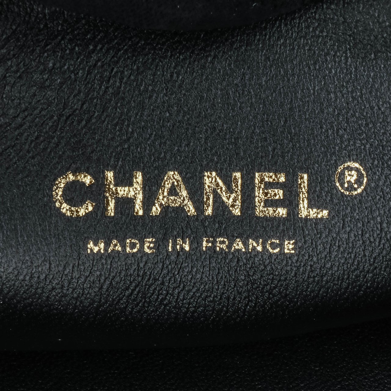Chanel Métiers d'Art CC Quilted Lambskin Box Top Handle Satchel Zwart