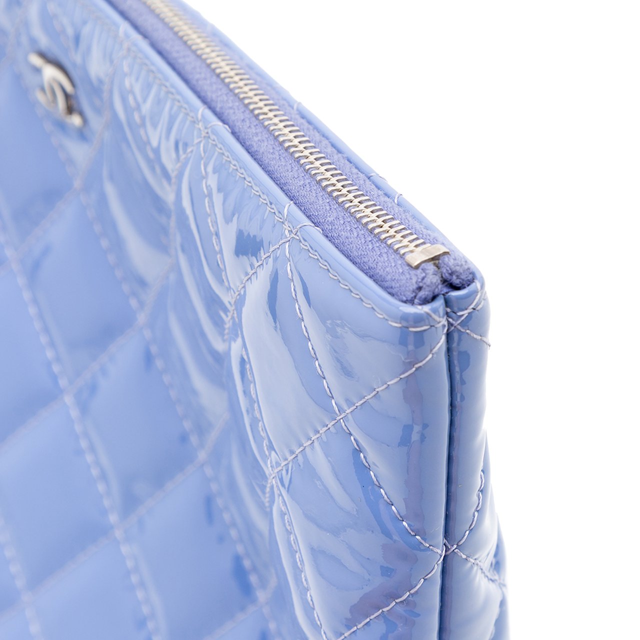 Chanel Medium Quilted Patent O Case Clutch Blauw