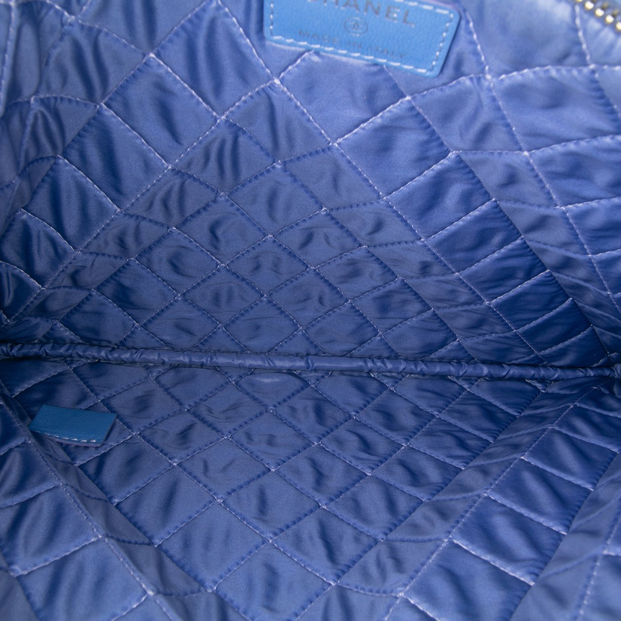 Chanel Medium Quilted Patent O Case Clutch Blauw